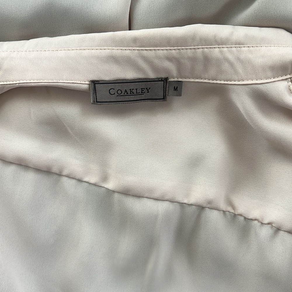 Button up - Picture 3 of 3